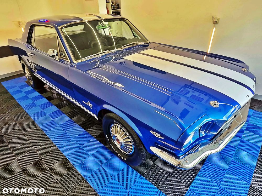 Ford Mustang - 26