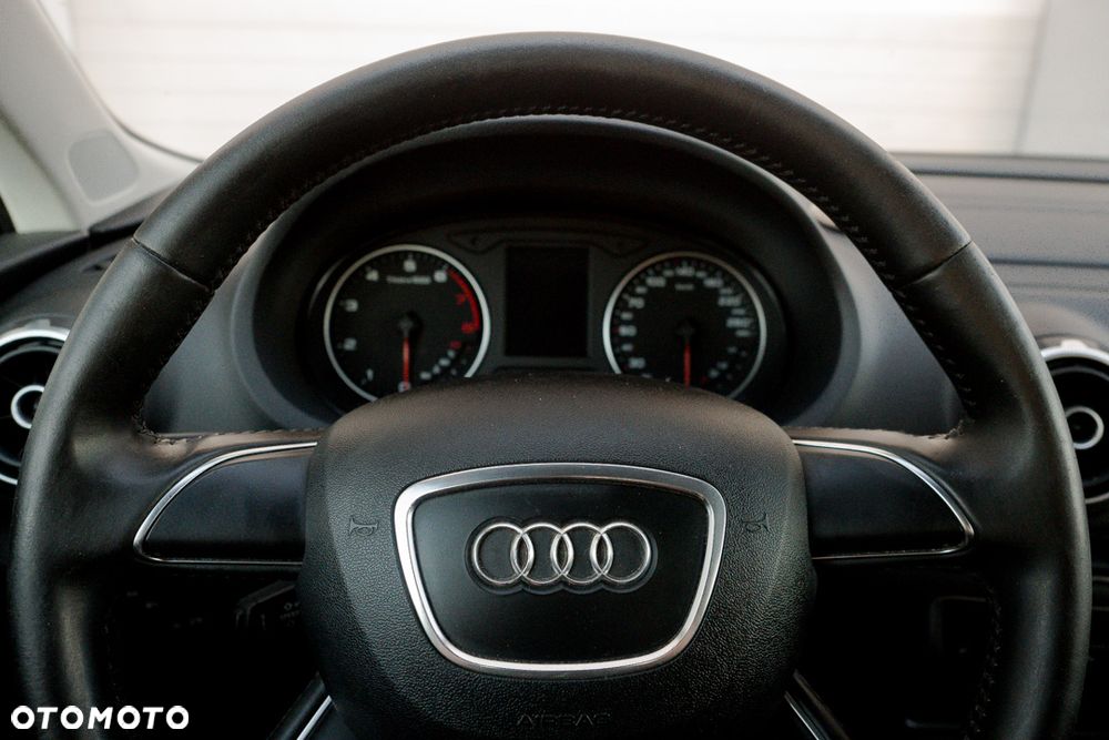 Audi A3 Sportback 1.4 TFSI Ambiente - 17