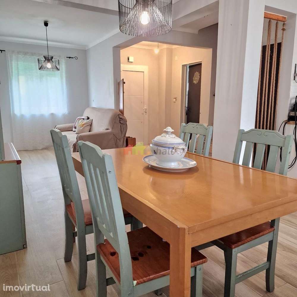 Moradia T3 renovada em zona tranquila de Azeitão - Grande imagem: 3/57