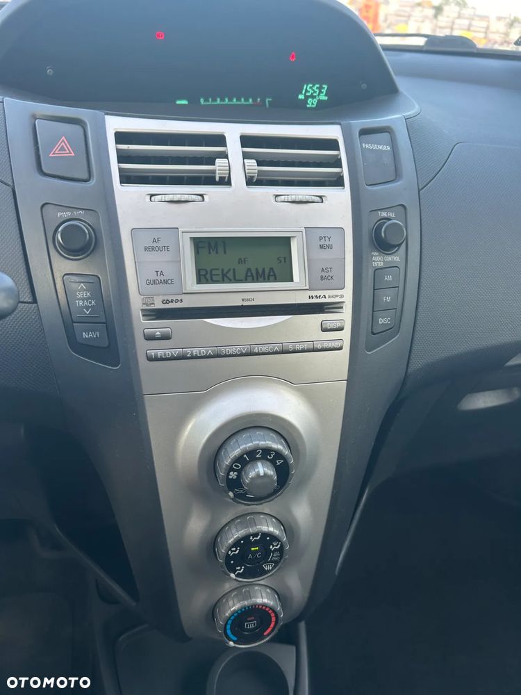 Toyota Yaris 1.3 VVT-i Sol - 27