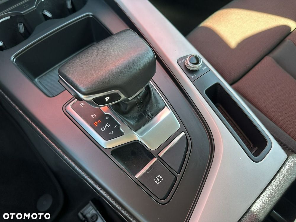 Audi A4 Avant 40 TFSI S tronic - 28