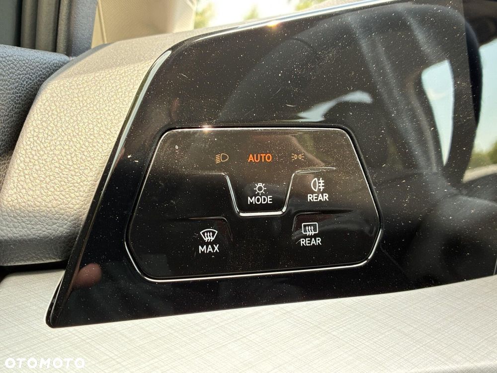 Volkswagen Golf - 24