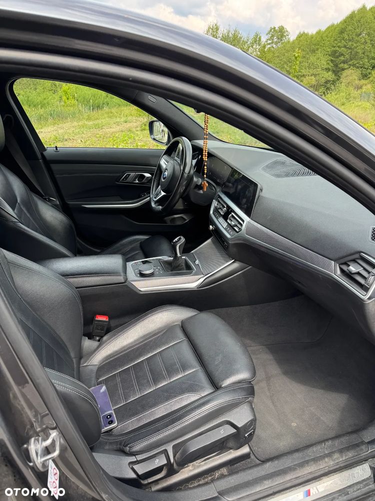 BMW Seria 3 318d M Sport Shadow - 9