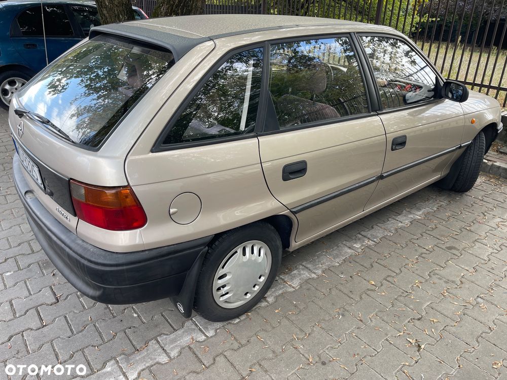 Opel Astra - 4