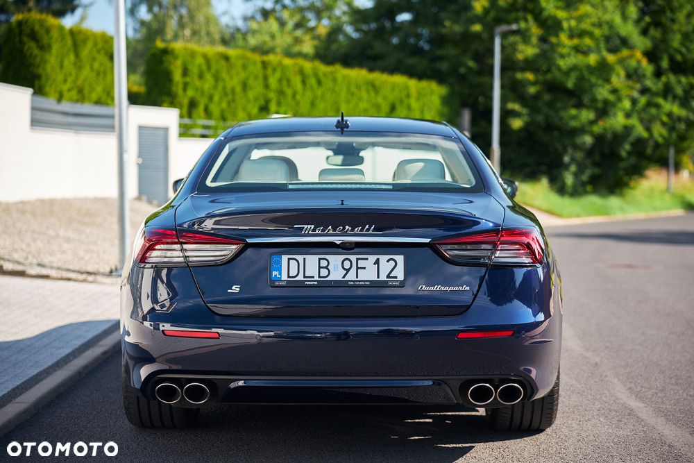 Maserati Quattroporte GranLusso S - 4