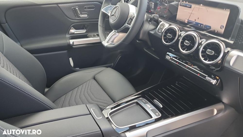 Mercedes-Benz GLB - 12