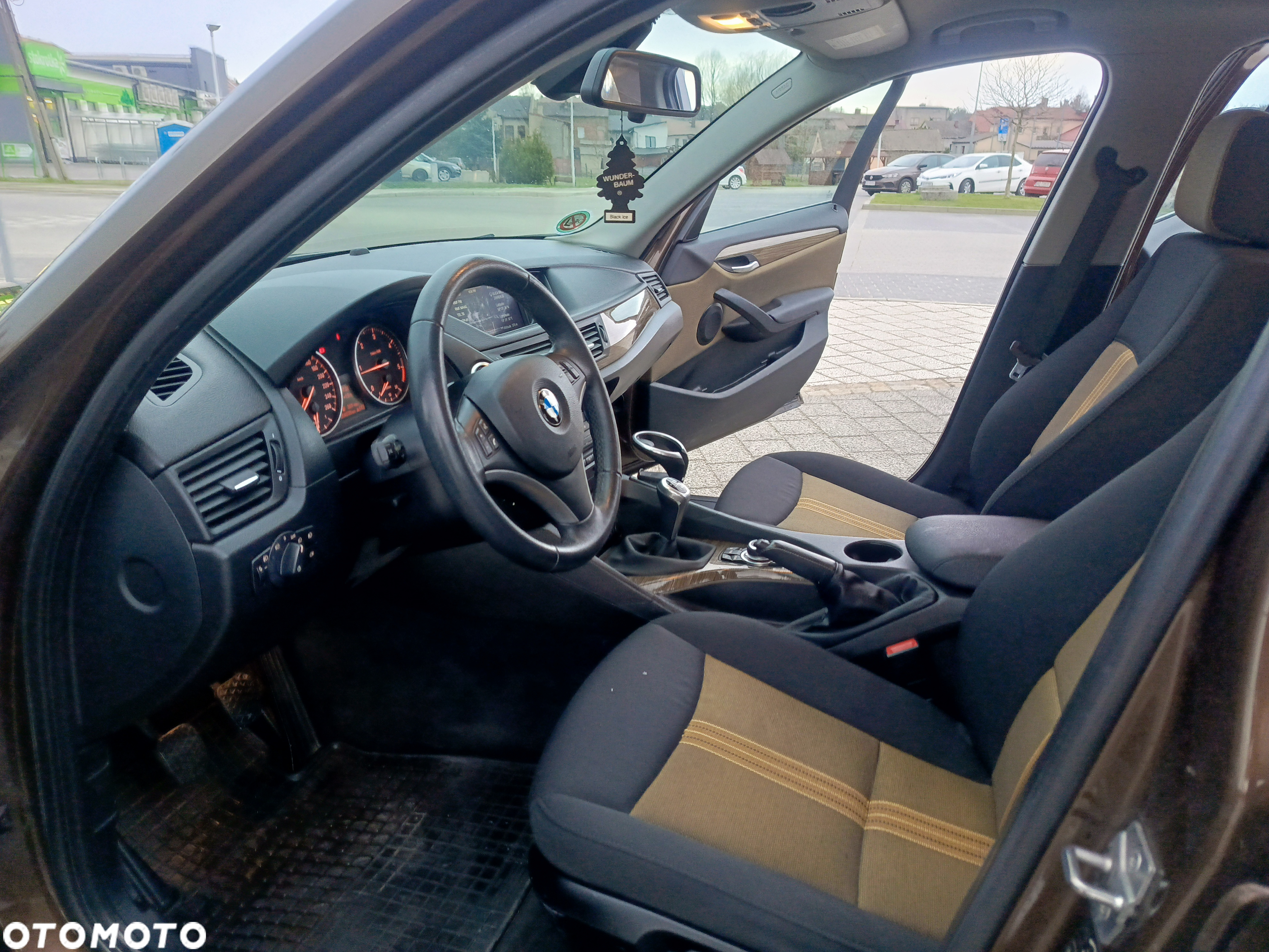 BMW X1 sDrive20d - 14