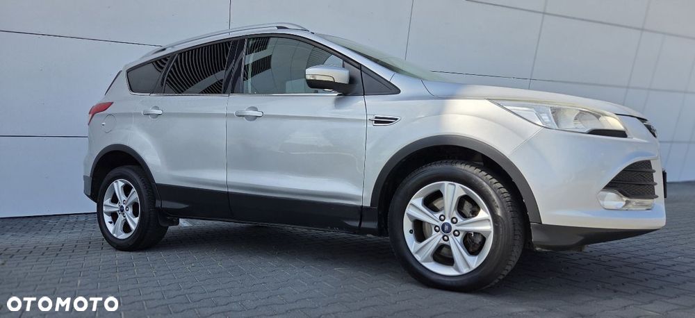 Ford Kuga 2.0 TDCi 2x4 Titanium - 8