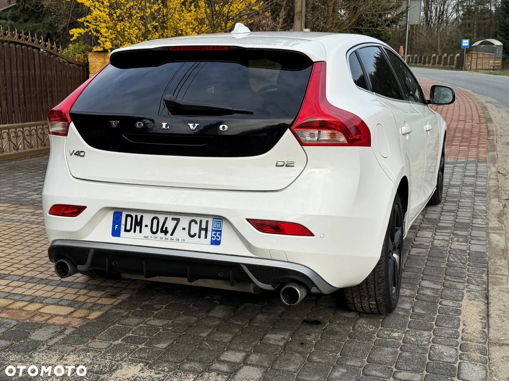 Volvo V40 D2 R Design - 18