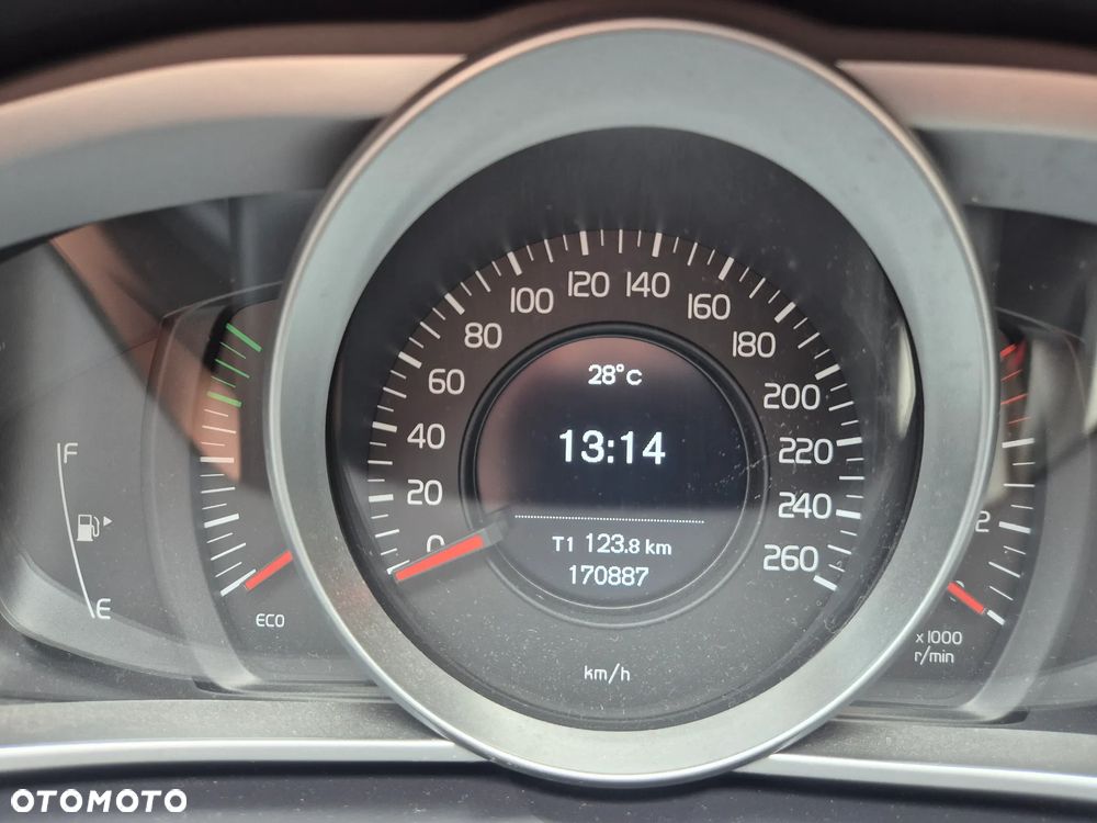 Volvo V40 D2 Drive-E R-Design Momentum - 9