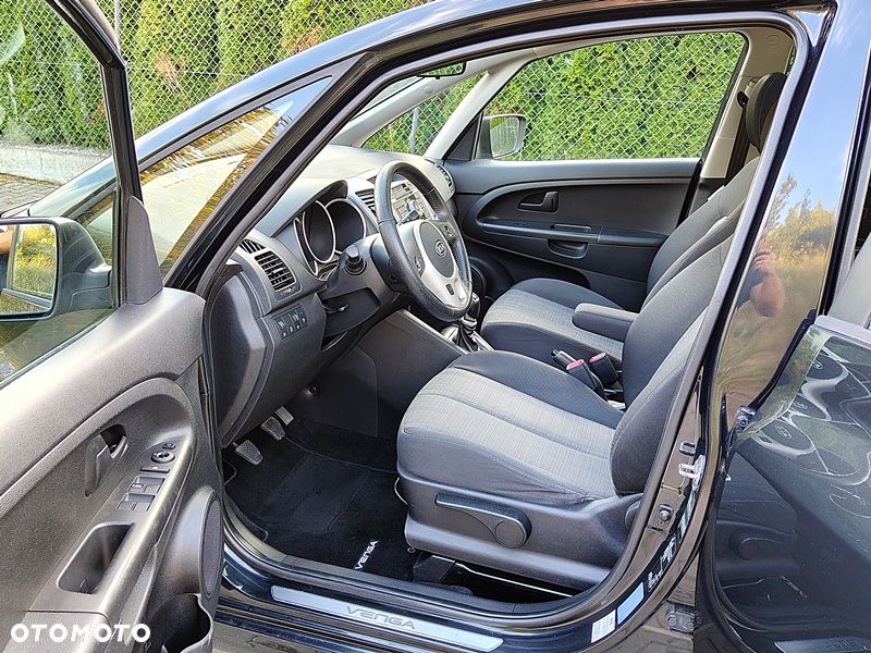 Kia Venga 1.4 CVVT Titanium Collection - 5