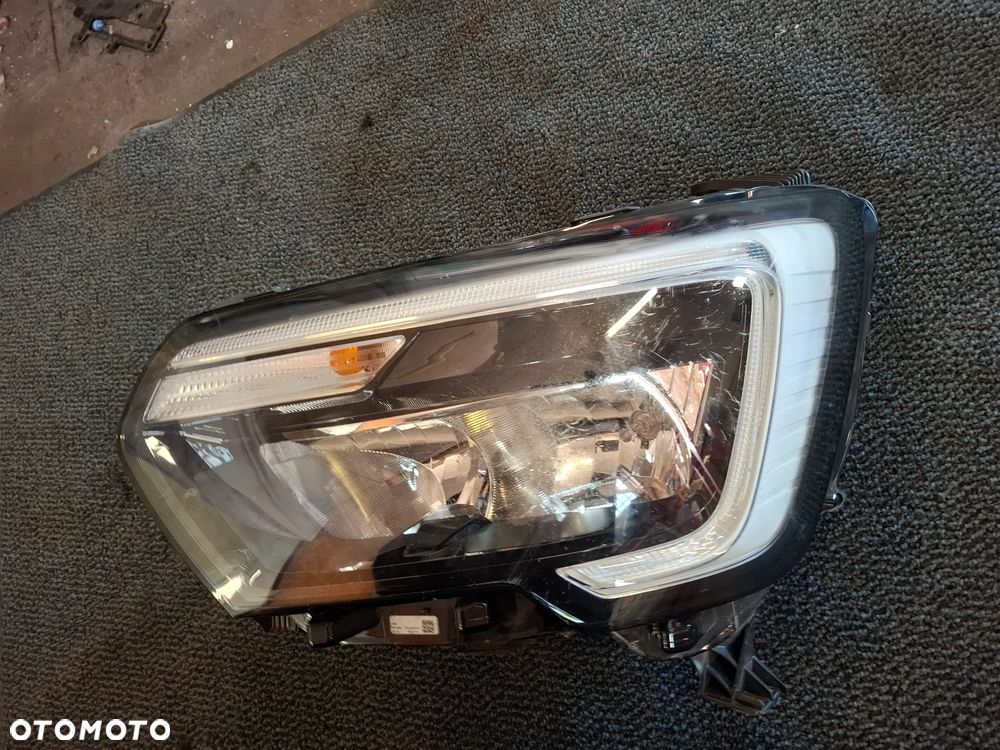 MOVANO MASTER III LIFT 19-> LAMPA LEWA PRZÓD PRZEDNIA 260607867r - 2