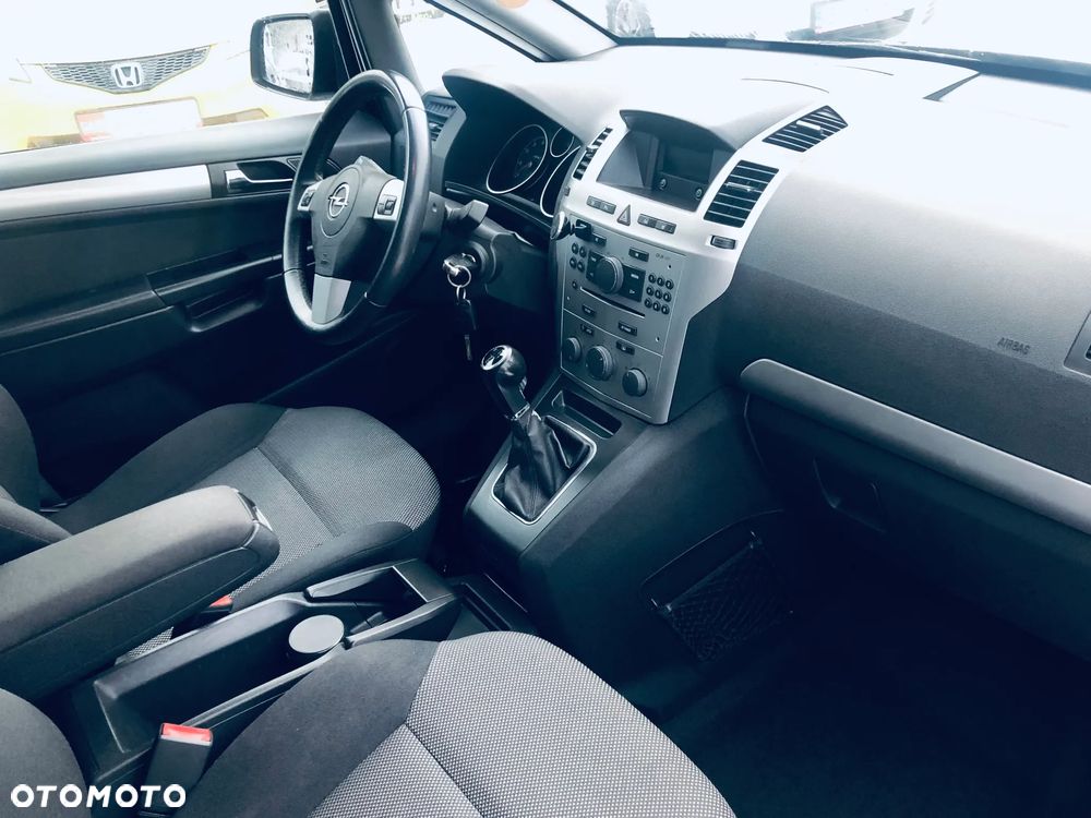 Opel Zafira 1.8 Cosmo - 11