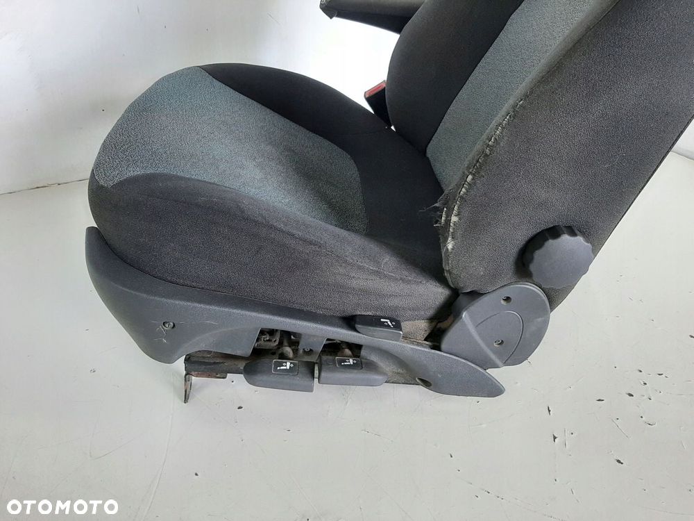 FIAT DOBLO MAXI I LIFT 1.9JTD 06R FOTEL LEWY KIEROWCY - 12