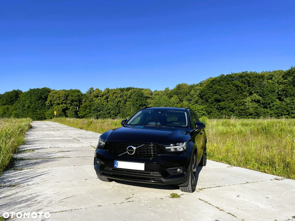Volvo XC 40 T3 Momentum Pro - 1