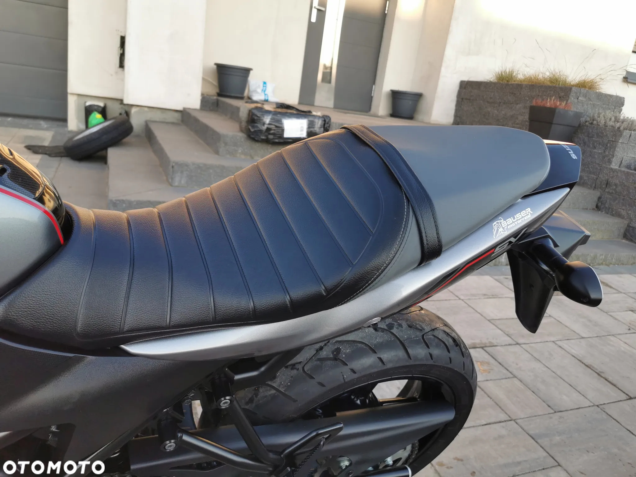Suzuki SV - 8