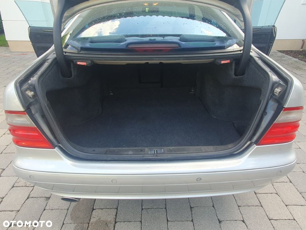 Mercedes-Benz CLK - 27