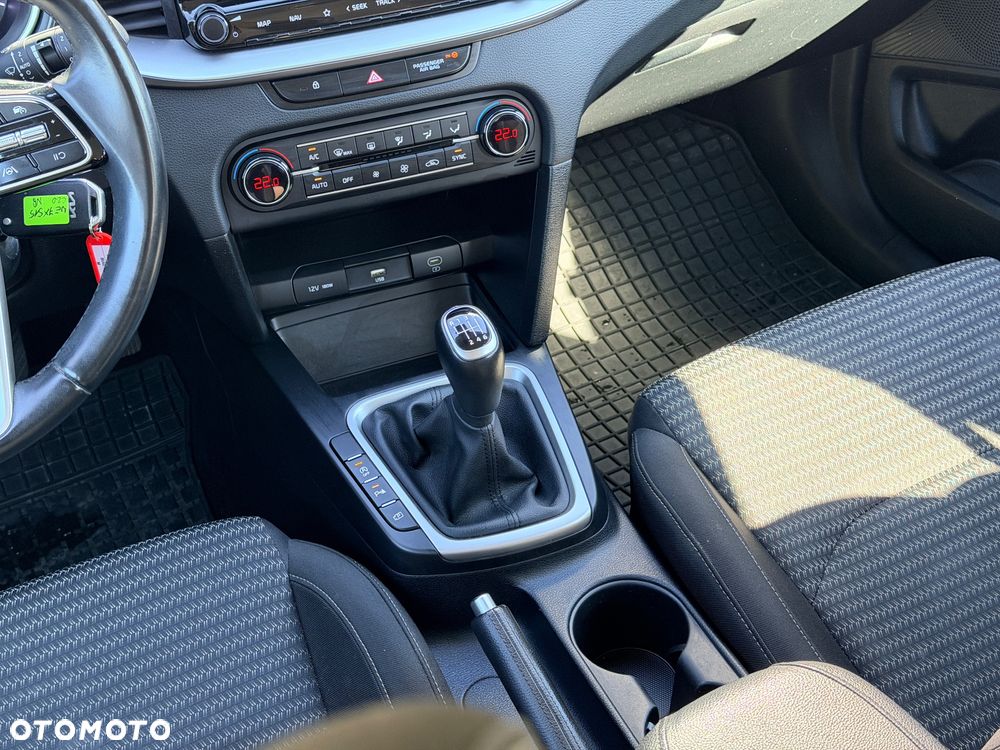 Kia Ceed 1.5 T-GDI M - 21
