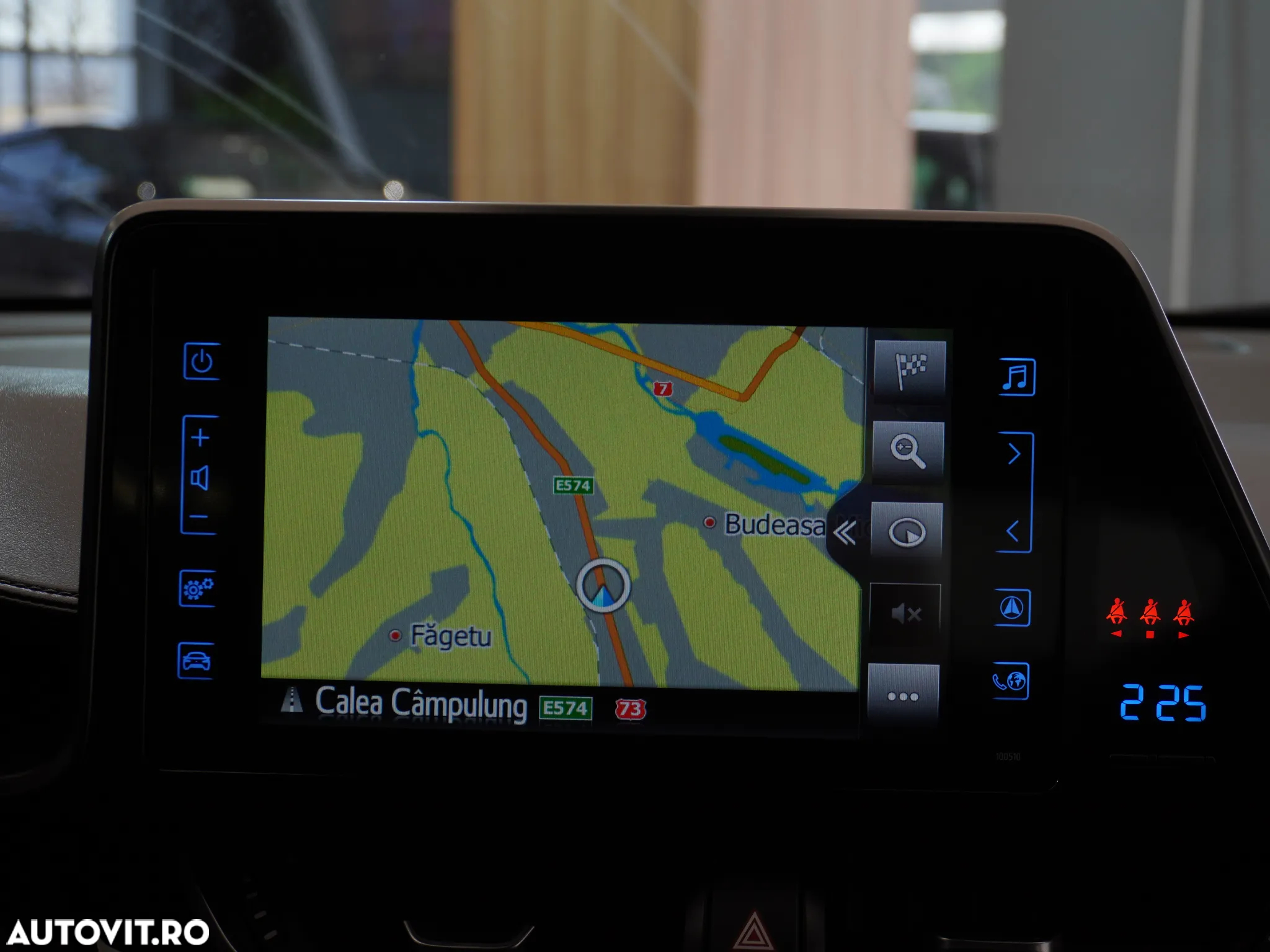 Toyota C-HR 1.8 HSD 4x2 CVT C-ult LED - 27