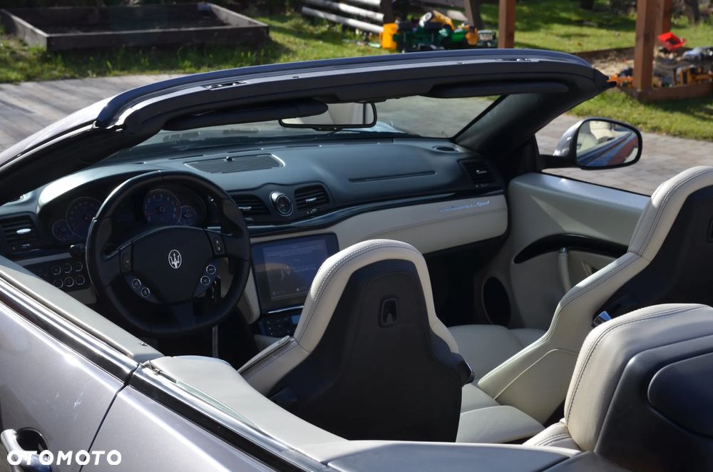 Maserati GranCabrio Sport - 15