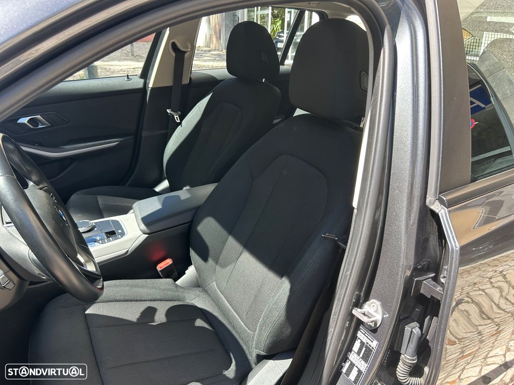 BMW 320 d Auto - 34