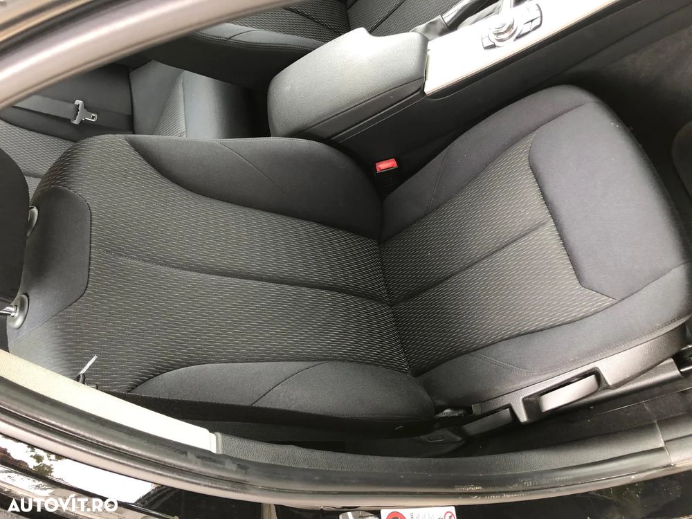 BMW Seria 3 318d - 11