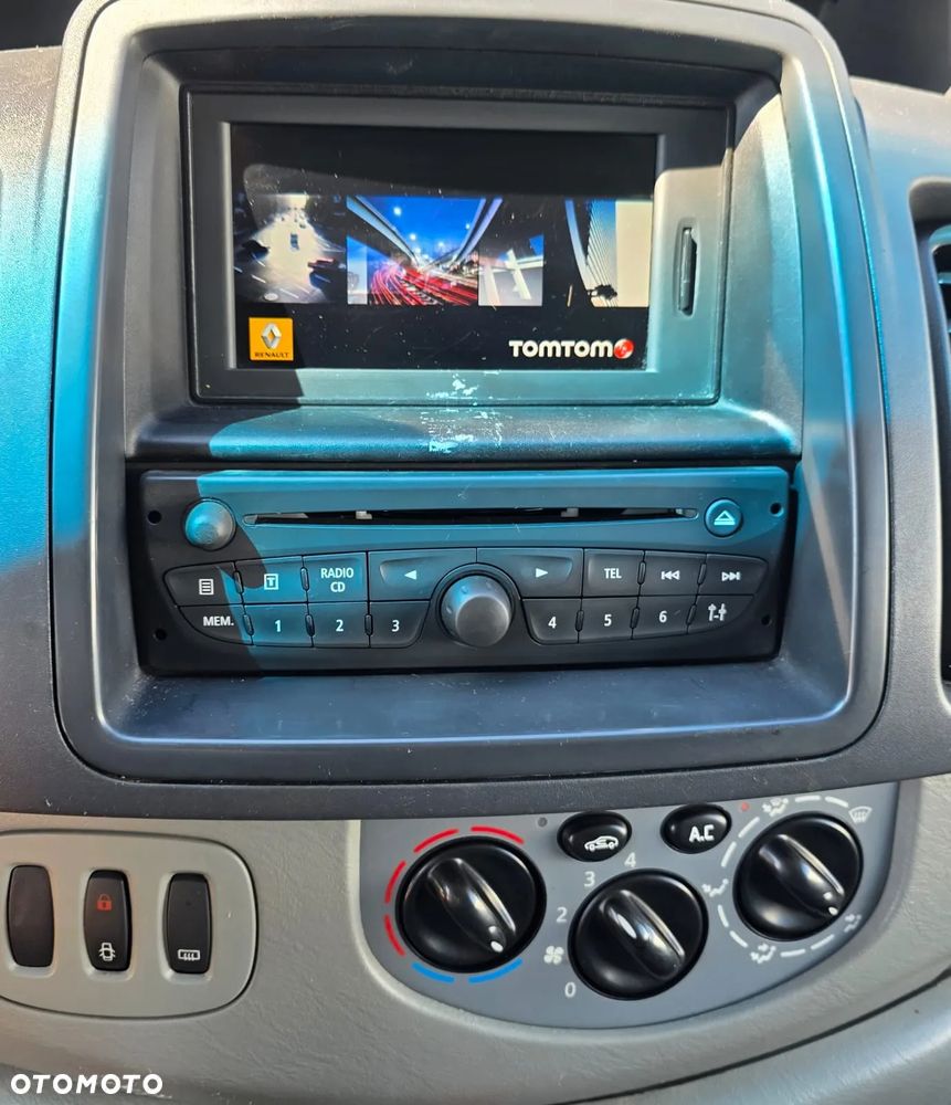 Renault TRAFIC - 8