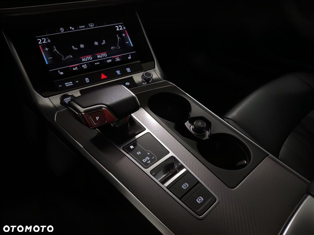 Audi A6 Avant - 16
