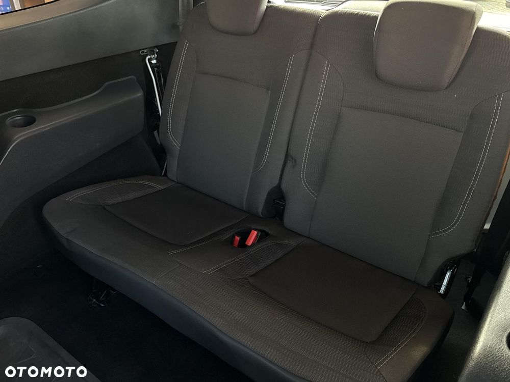 Dacia Lodgy 1.6 SCe Laureate S&S - 12