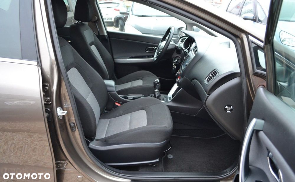 Kia Ceed 1.6 GDI ISG Dream-Team Edition - 35