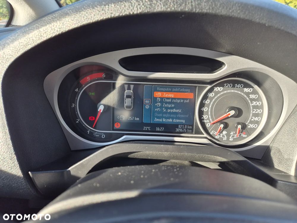Ford S-Max 2.2 TDCi Titanium - 26