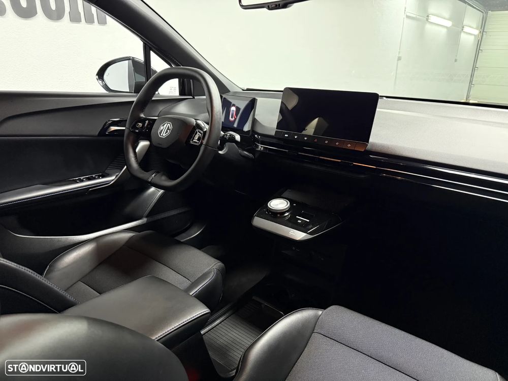 MG MG4 64 kWh Luxury - 9