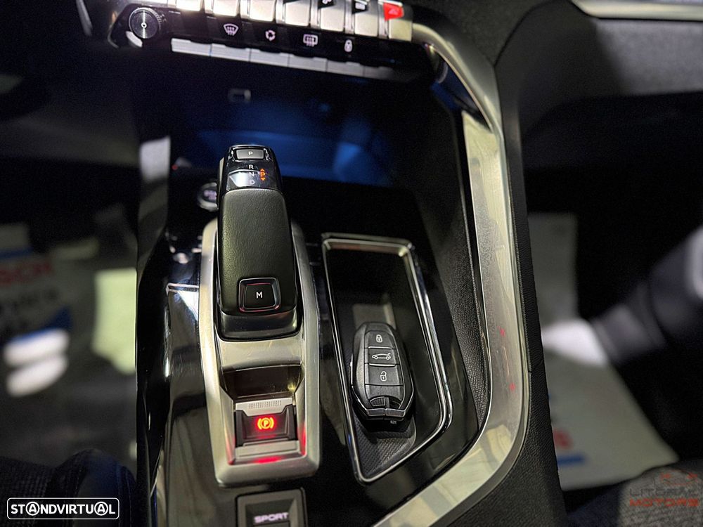 Peugeot 3008 1.2 PureTech Allure EAT6 - 29