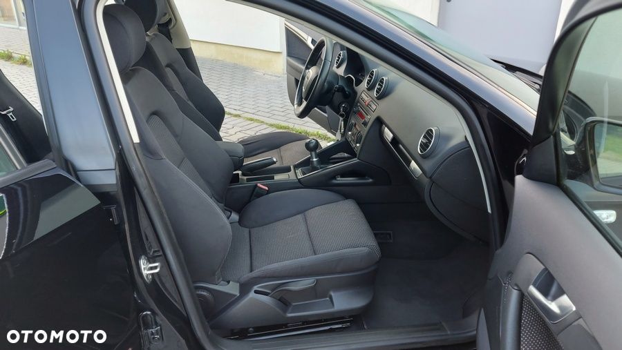 Audi A3 Sportback 2.0 TDI Ambiente - 16