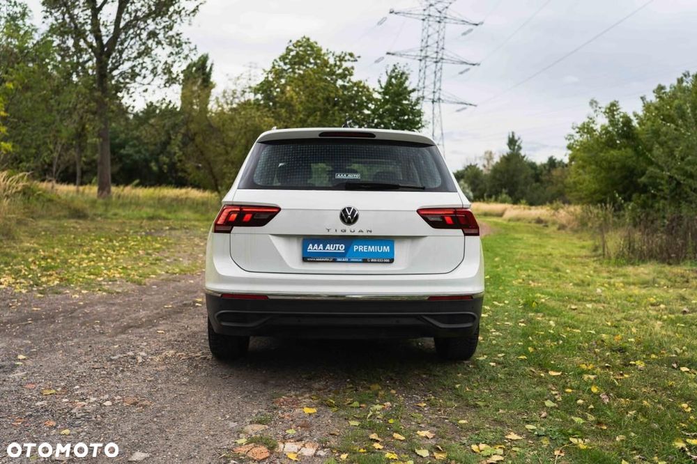 Volkswagen Tiguan - 12