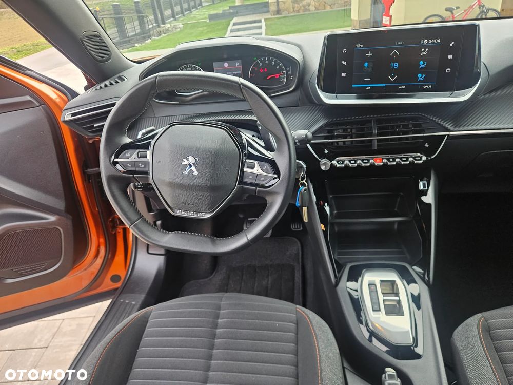 Peugeot 2008 PureTech 130 Stop&Start EAT6 Signature - 29