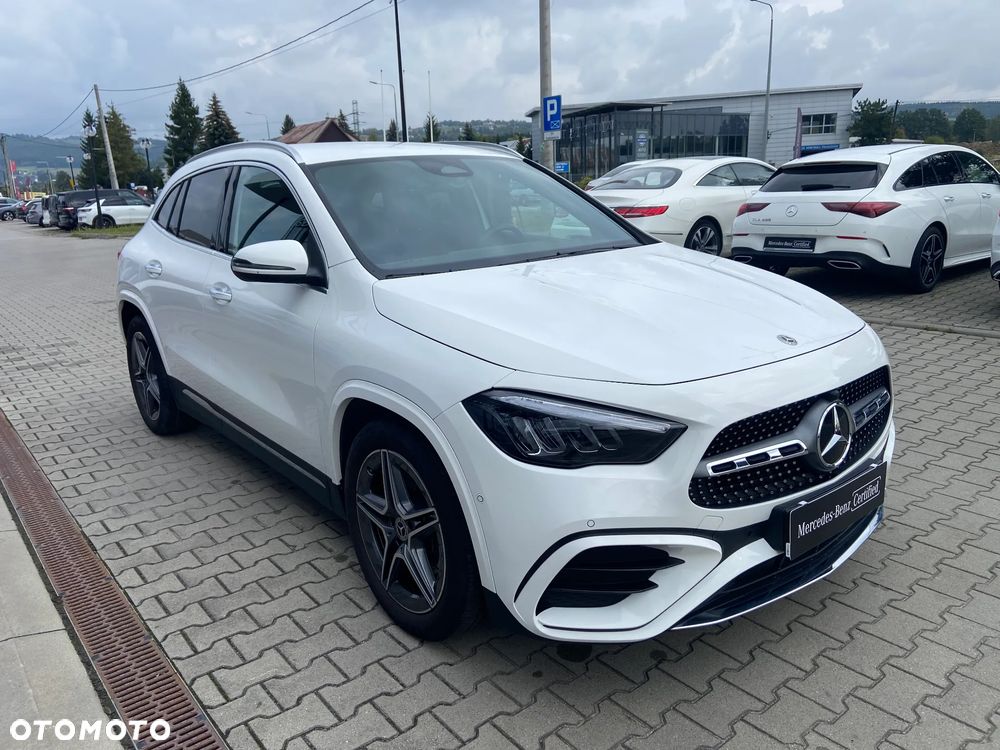 Mercedes-Benz GLA 200 AMG Line - 3