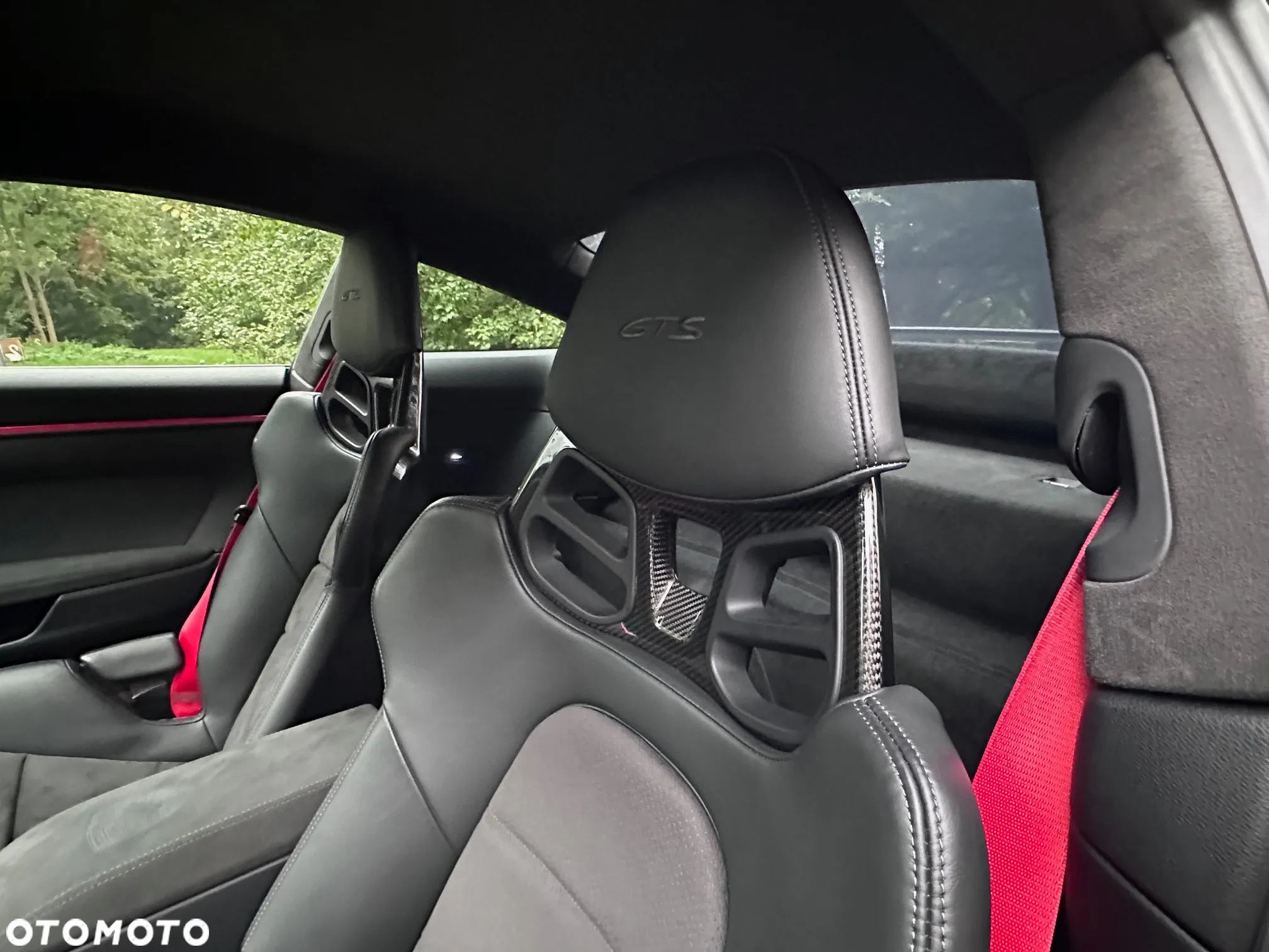 Porsche 911 Carrera GTS - 11