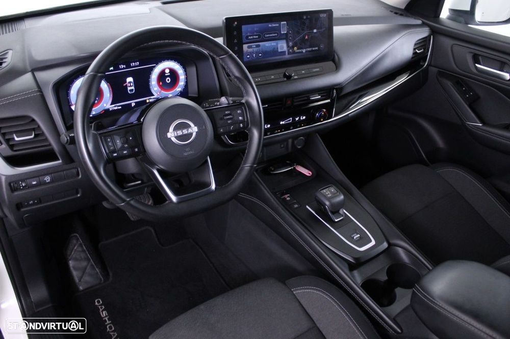 Nissan Qashqai 1.3 DIG-T N-Connecta LED Xtronic - 31