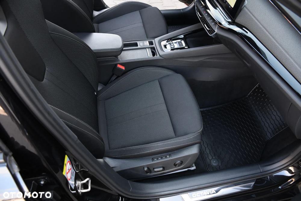 Skoda Octavia 2.0 TDI Sportline DSG - 19