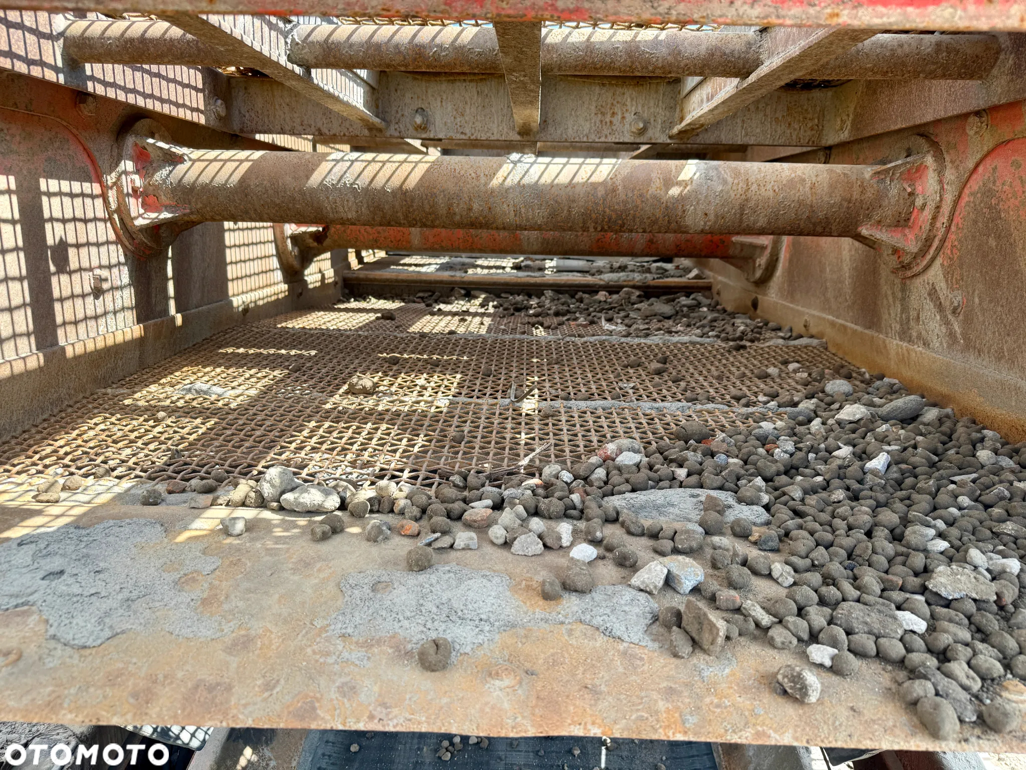 Sandvik QE330 przesiewacz sortownik odgliniacz 3 frakcje, centralne smarowanie 2011 - 22