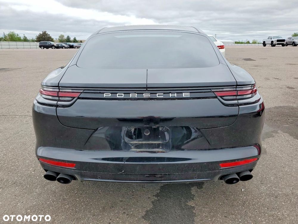 Porsche Panamera - 5