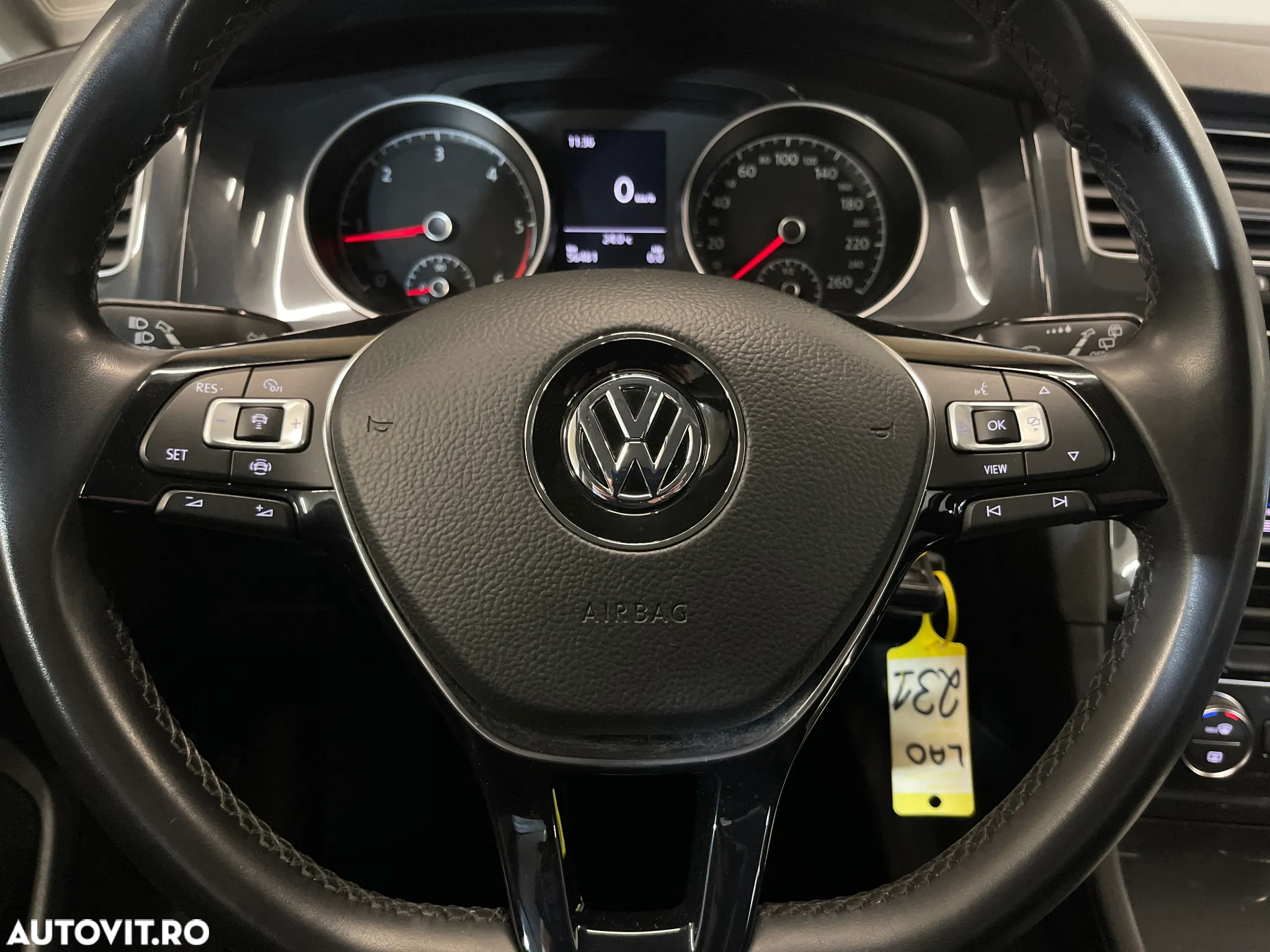 Volkswagen Golf 1.6 TDI Comfortline - 18