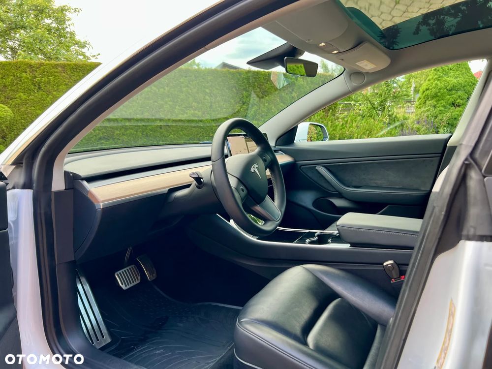 Tesla Model 3 - 23