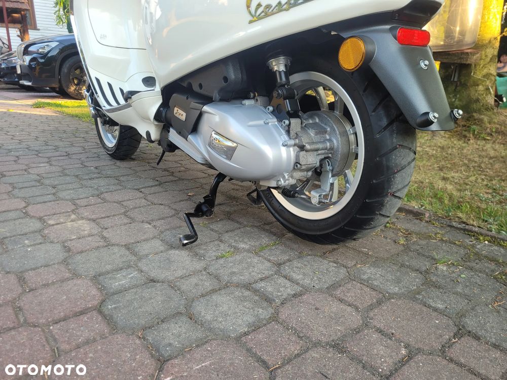 Piaggio Vespa - 27