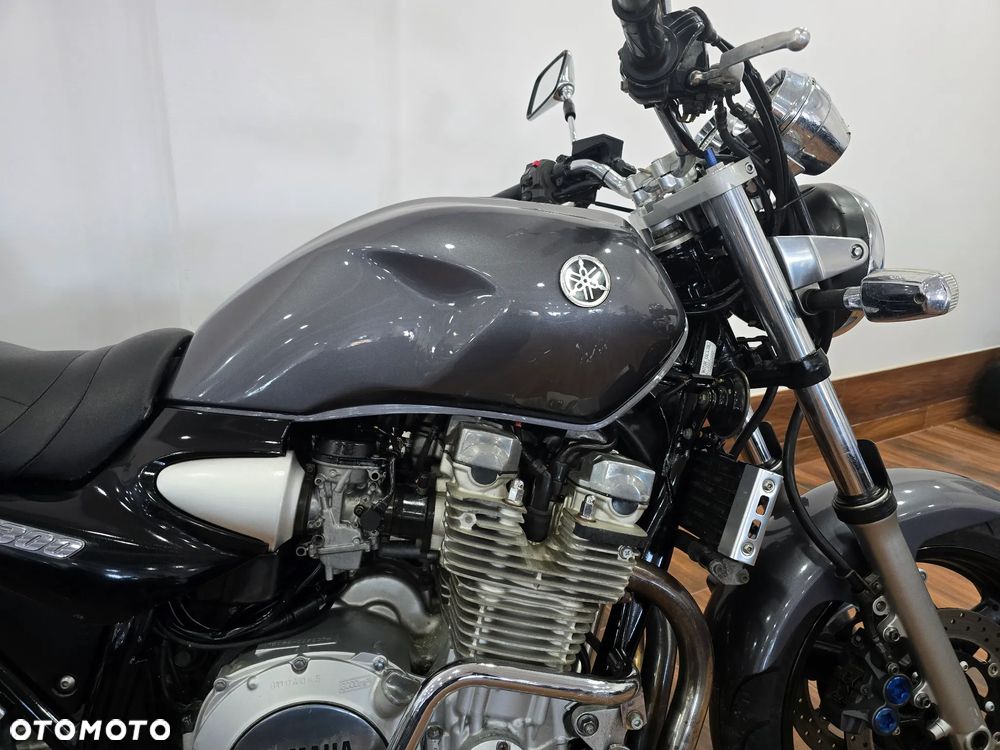 Yamaha XJR - 27