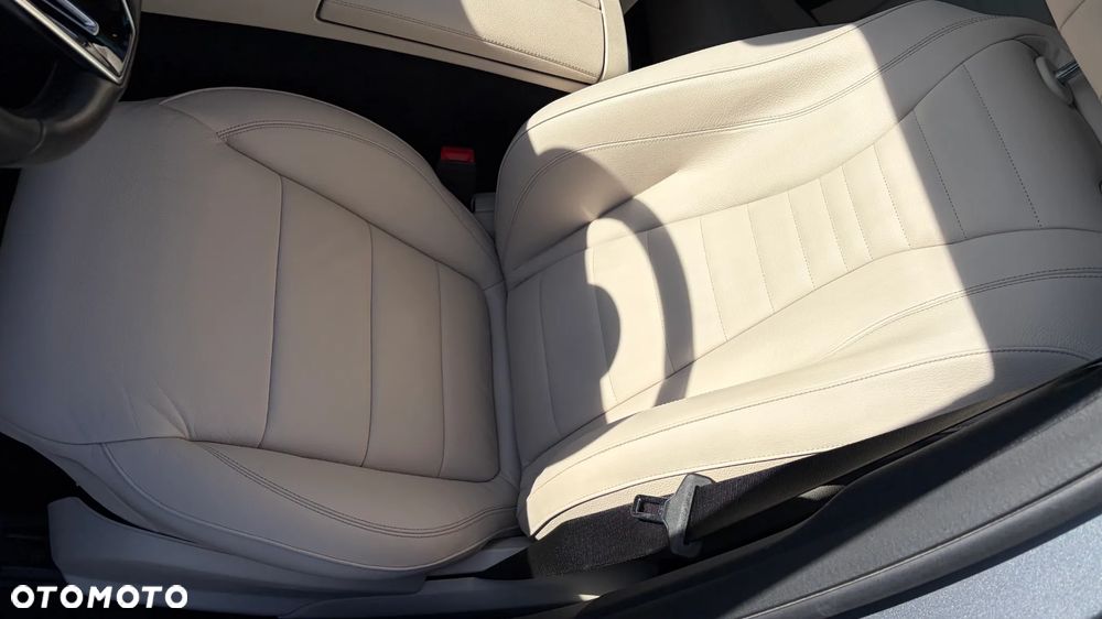 Mercedes-Benz Klasa E 300 d 4-Matic Avantgarde - 16