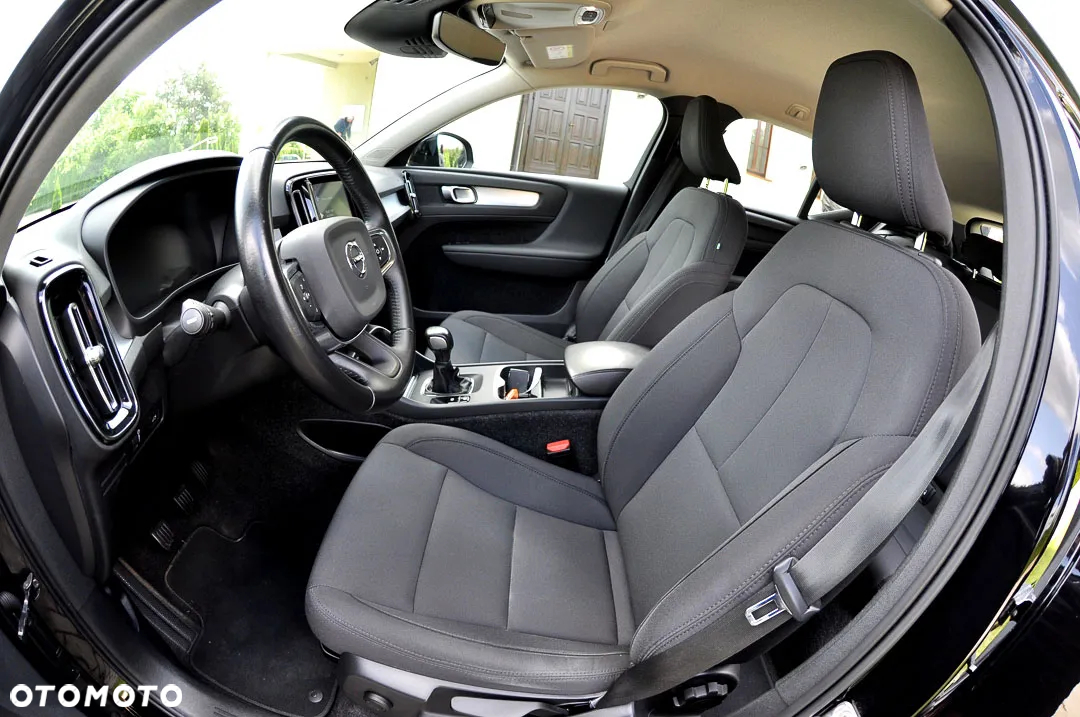 Volvo XC 40 T3 Momentum Pro - 15