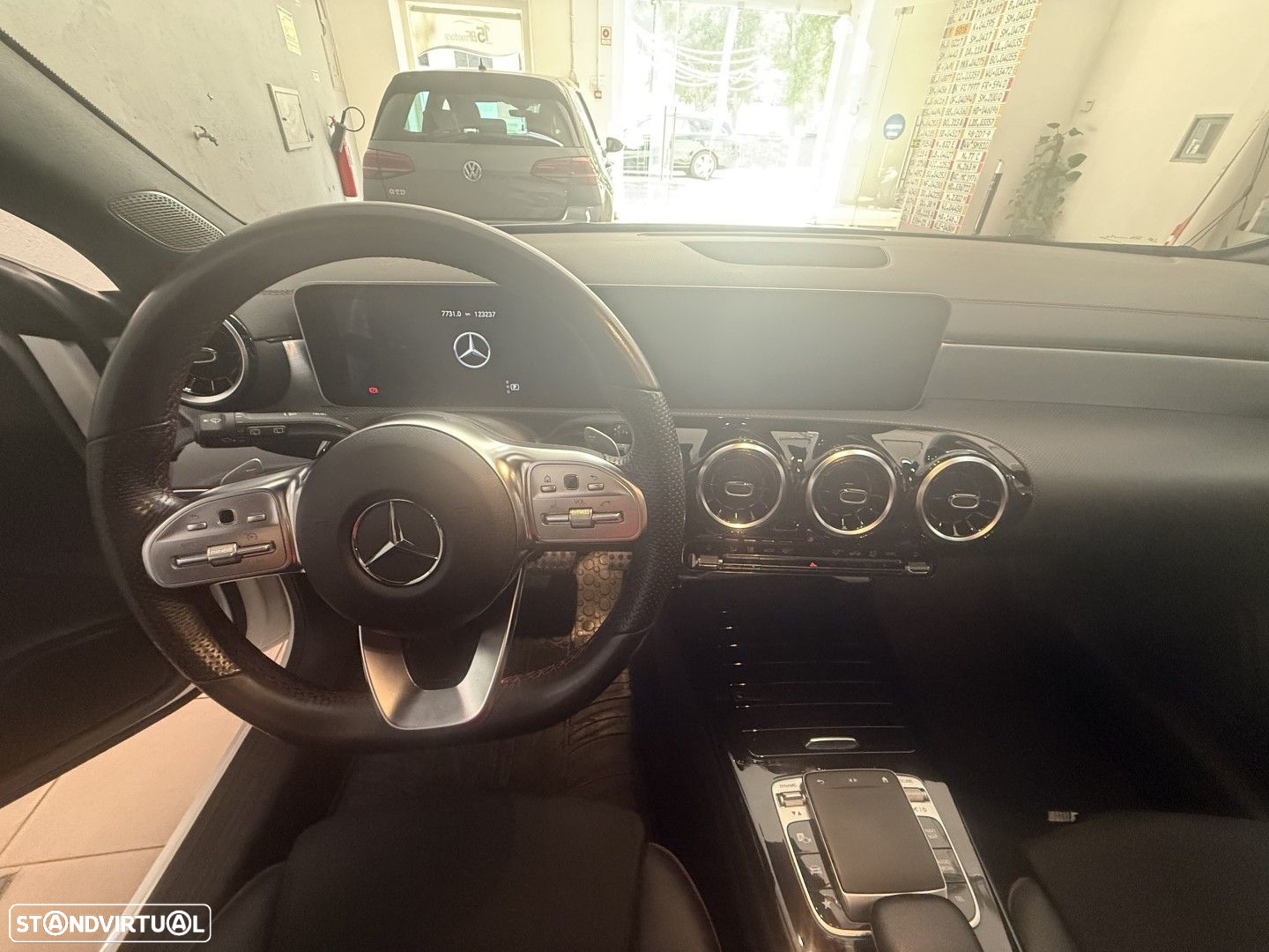 Mercedes-Benz CLA 180 d Shooting Brake AMG Line Aut. - 13