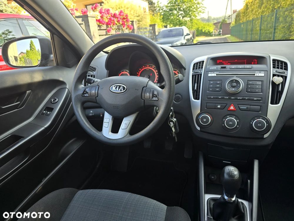 Kia ProCeed - 23